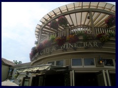 Niagara on the Lake - Shaw Café and Wine Bar, Queen St